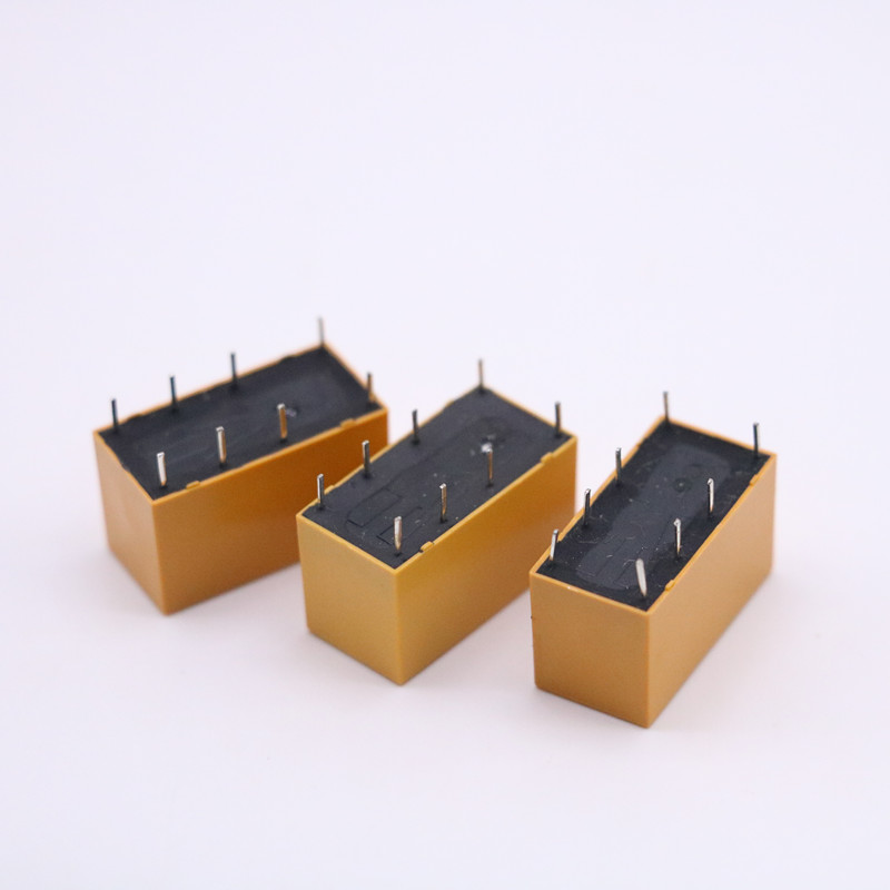 Relais HK19F 5V 12V 24V